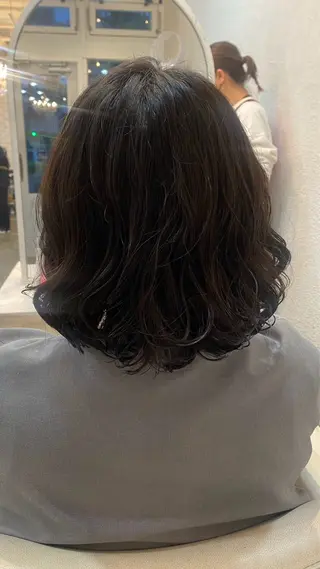 ミディアム パーマ 小磯 維織のヘアスタイル