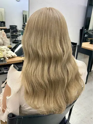 ロング カラー ヘアアレンジ 坂齋大地/レイヤー/ ミルクティーのヘアスタイル