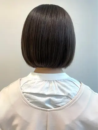 ミディアム 壽真央 /ブリーチカラーのヘアスタイル