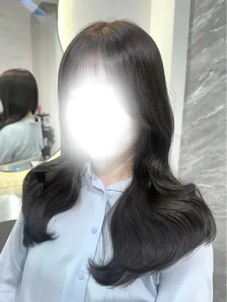 セミロング カラー ヘアアレンジ 🖤kana/艶髪/ 韓国風カラー🖤のヘアスタイル