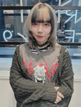 ミディアム カラー ウルフとハイトーン みっちー✂️のヘアスタイル