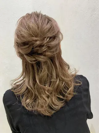 セミロング カラー ヘアアレンジ ハイトーンカラー🤍 山下 優華のヘアスタイル