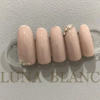 ミディアム nail LUNA BLANCのネイルデザイン