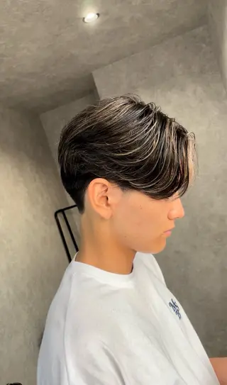 ショート カラー メンズ GLOW所属・マタカ ミナリのヘアスタイル