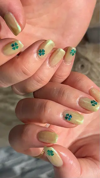 ミディアム m kaori𓃟のネイルデザイン