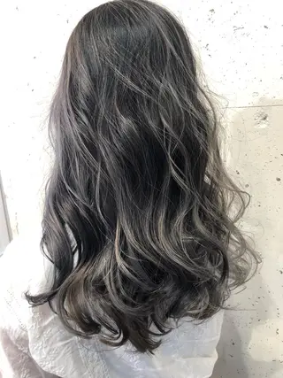 カラー 360°キレイな ショートカットのヘアスタイル