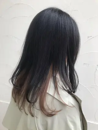 ロング カラー CYAN.矢場町店所属・三代 ゆりあのヘアスタイル