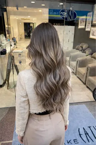 カラー 透明感のある艶髪なら 矢場町駅4番出口すぐのヘアスタイル