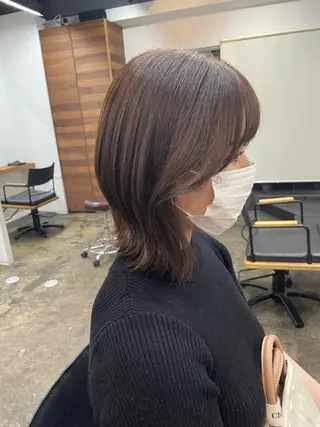 ミディアム カラー ミルクティー× グレージュMOMOのヘアスタイル