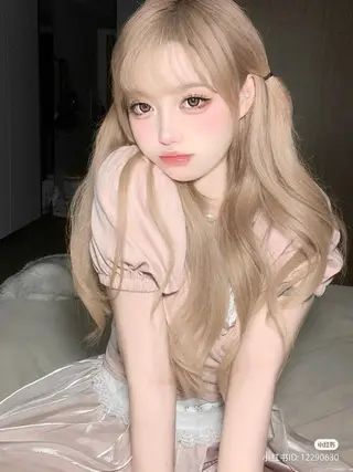 ロング カラー ハイトーンカラー 🦄レイヤーカットのヘアスタイル