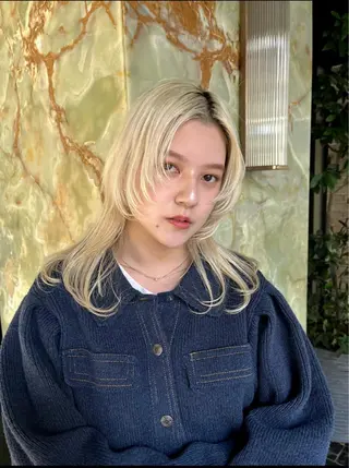 セミロング カラー conne&riri所属・MAYU 💚森下のヘアスタイル