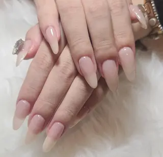 ロング LILY Salonのネイルデザイン