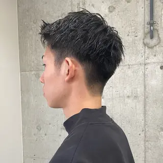 ショート メンズ センターパート/ニ ュアンスパーマのヘアスタイル