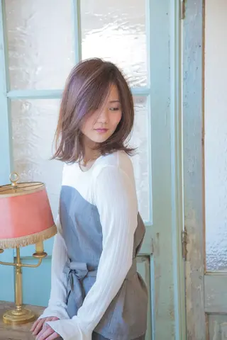 ミディアム 【デザイナー】田中 美生のヘアスタイル