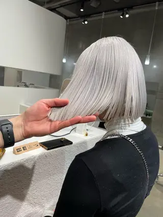 ショート カラー MONIQA【モニカ】所属・名古屋ハイトーン/ 🐶ブリーチ専門店のヘアスタイル