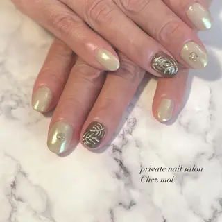 ネイル KOMINE TOMOKOのネイルデザイン