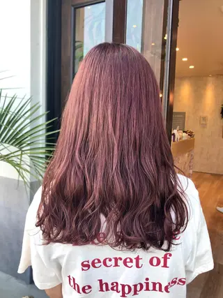 カラー ヘアーサロングラッド所属・三村 桜生のヘアスタイル