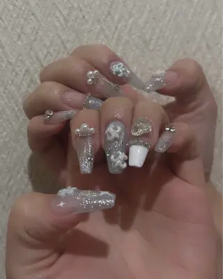 ネイル gratify心斎橋店所属・山下 舞華のネイルデザイン