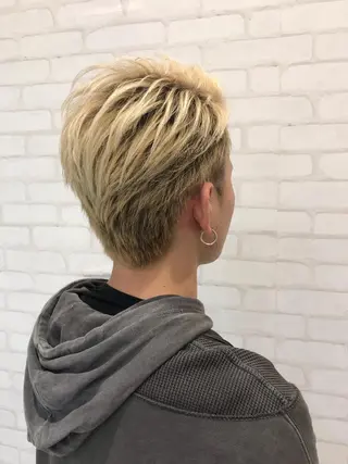 ショート カラー 中川 拓弥のヘアスタイル
