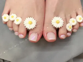 ネイル 藤江 月のネイルデザイン