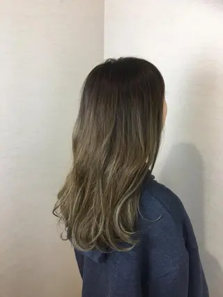 ロング ブリーチなしダブル/ レイヤーカット 小棹のヘアスタイル