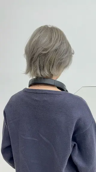 ミディアム Haruna/河原町 ハイトーン🤍のヘアスタイル