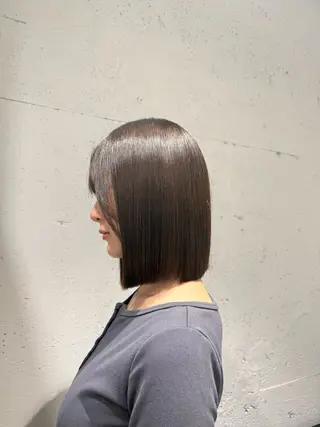 ショート あんな🦋レイヤー カット/透明感カラーのヘアスタイル