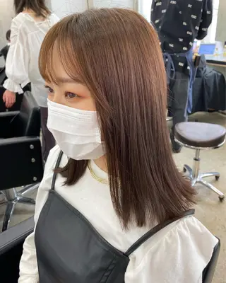 ミディアム カラー オリーブ/アッシュ やわらか透明感カラーのヘアスタイル