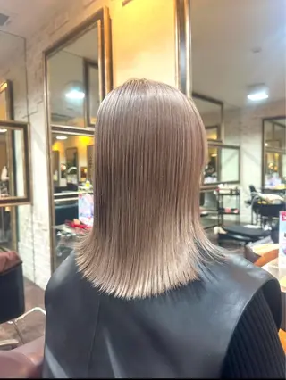 ミディアム カラー 大阪/ミルクティー /ベージュ/はやとのヘアスタイル