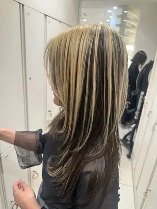 ロング カラー ヘアアレンジ タイトボブ個性派カラ ーAKANEのヘアスタイル