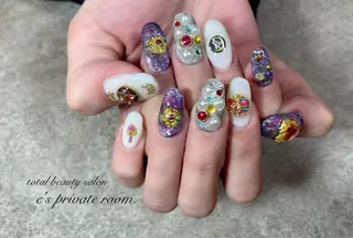 ネイル LAVISH nail salonのネイルデザイン