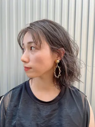 カラー ハイトーン /愛子のヘアスタイル