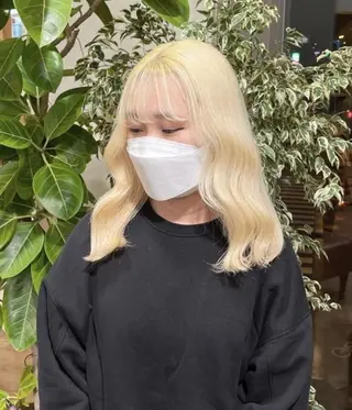 セミロング まるおか あやかのヘアスタイル