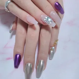 ネイル エステとネイル ローズコンフォートのネイルデザイン