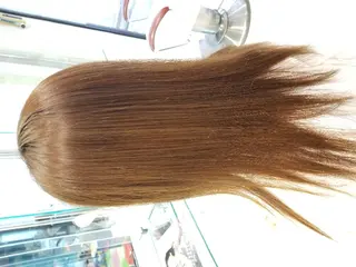 セミロング 韓国風パーマ、白髪ぼ かし　マキノタカユキのヘアスタイル