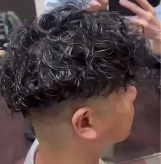 パーマ 島岡 茉生のヘアスタイル