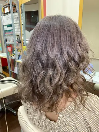 ミディアム ゆぴ☾‪/推しカラー /ハイトーンのヘアスタイル