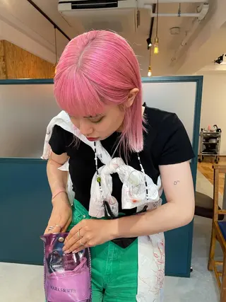 ミディアム カラー ヘアアレンジ マツエク・マツパ Miku /ブリーチ/ボブのヘアスタイル