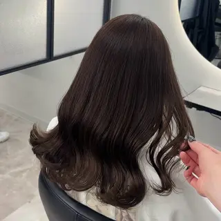 セミロング カラー Ren. 🦋デザインカラーのヘアスタイル