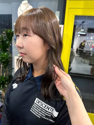 ロング 桒村 沙綾のヘアスタイル