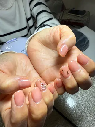 ネイル 艶々の美爪を〜 【リリアーナ】のネイルデザイン