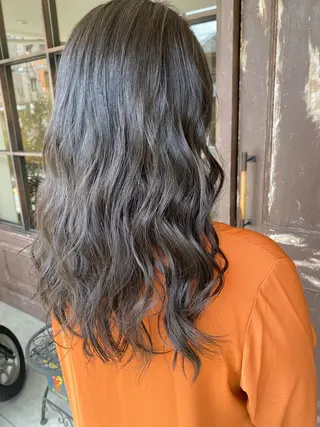 セミロング カラー 川越 輝梨奈のヘアスタイル