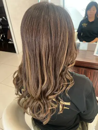 セミロング カラー 小池 夏美のヘアスタイル