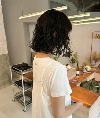 ミディアム ami/大阪/暖色 /レイヤーカットのヘアスタイル