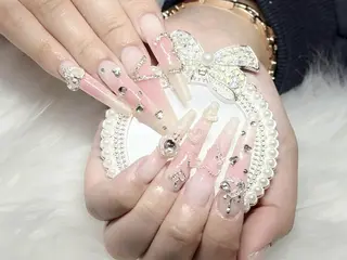 ロング Bling Salonのネイルデザイン