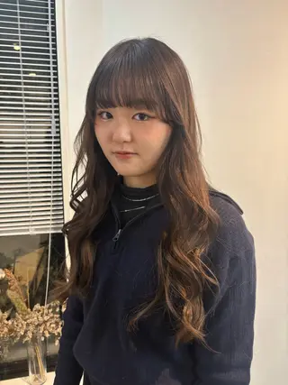 ロング 透明感カラー🫧 高田李胡のヘアスタイル