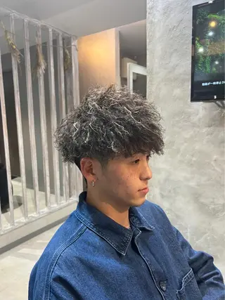 ショート カラー パーマ 矢島颯哉/ハイトーン ブリーチカラー💎のヘアスタイル