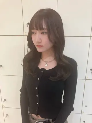 セミロング 前髪/顔周り/透明感 艶カラーとどさんのヘアスタイル