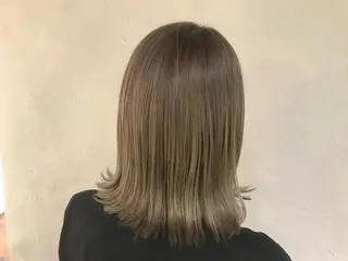 ミディアム カラー 伊藤 優希のヘアスタイル