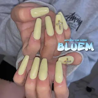 ネイル BLUEM なな🐶のネイルデザイン